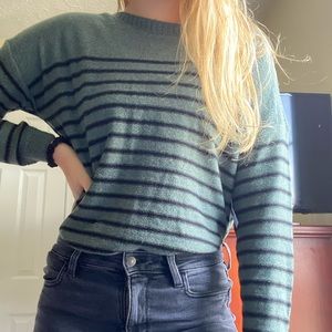 never worn old navy green & black striped sweater